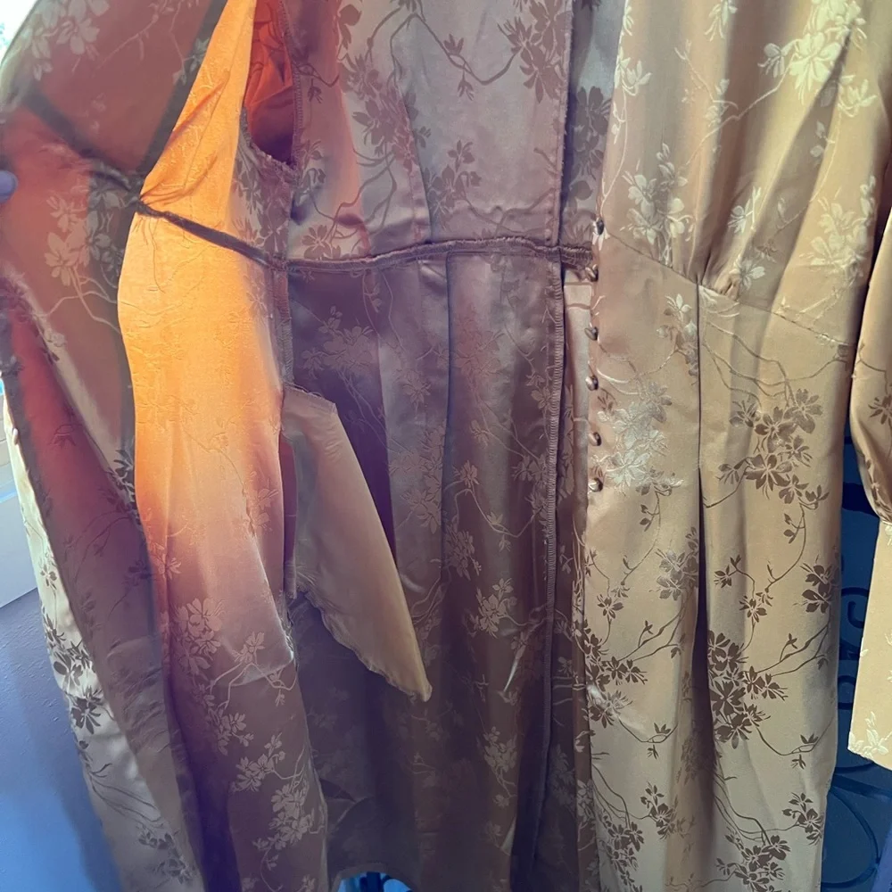 Top - Picture 4 of 8